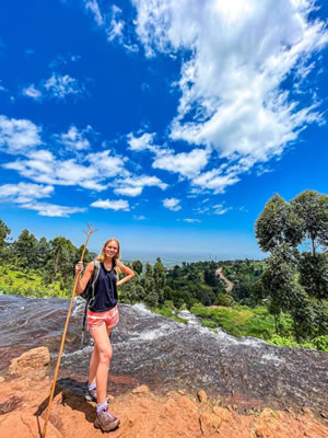 sipi_falls_treking1