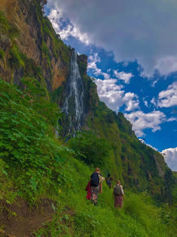 Hiking Wanale Waterfalls - Mbale